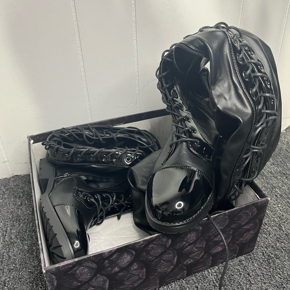 Elegant Black Lace-Up Over-the-Knee Boots - Picture 3 of 3